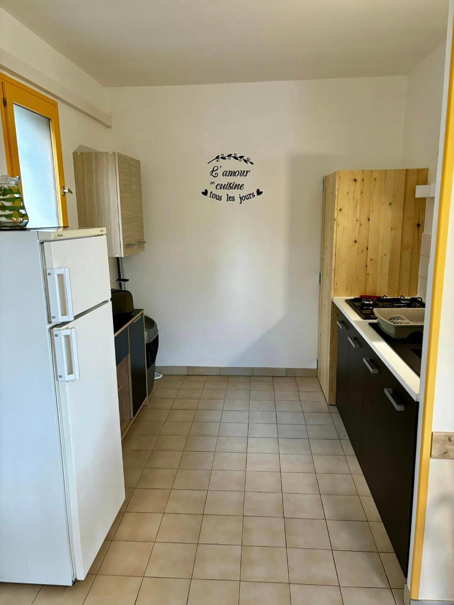 Hôtel Les Persèdes Lavilledieu  Esterno foto