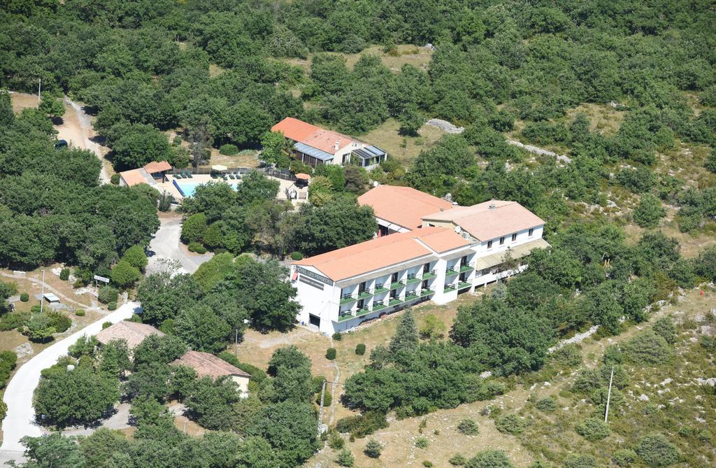 Hôtel Les Persèdes Lavilledieu  Esterno foto